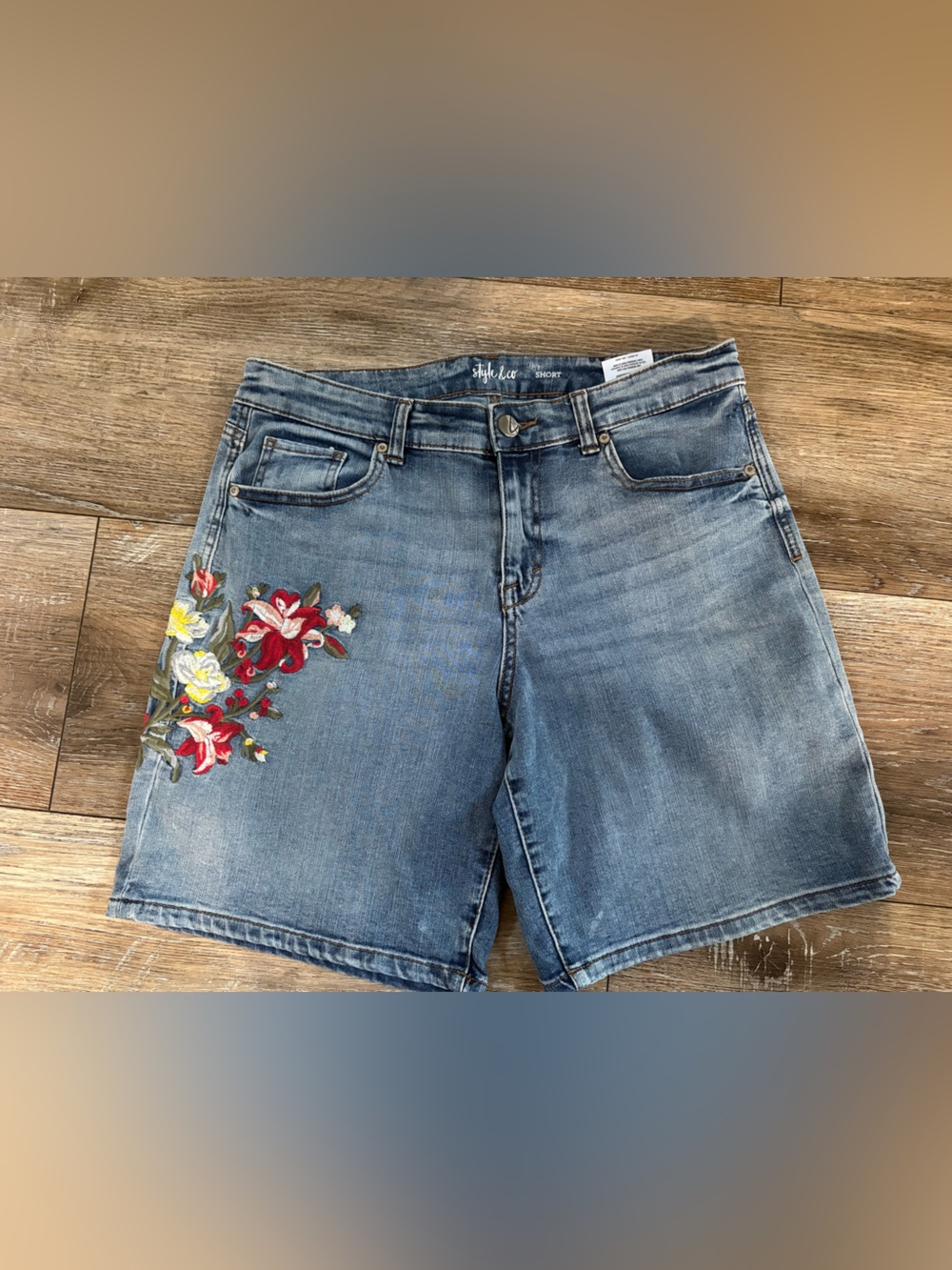 Style & Co. Light Blue gaucho shorts with Floral Embroidery bohemian  10 JORTS